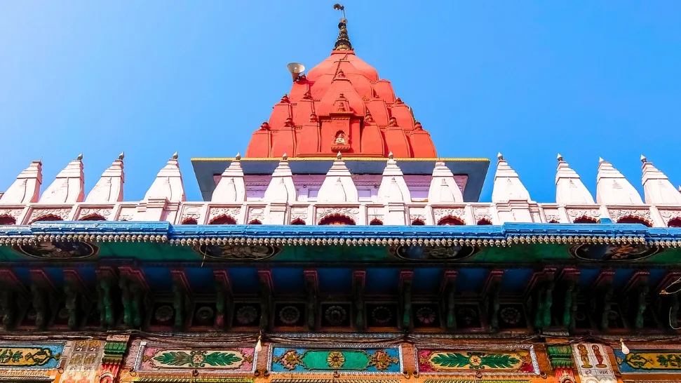Seek Blessings_and_Experience_Sunset_at_Hanuman_Garhi_Temple.webp